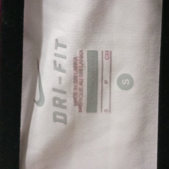 ⚡️NWOT⚡️Nike DRI-FIT Women’s Size L Racerback Tank Top  Striped Burgundy - Picture 3 of 4